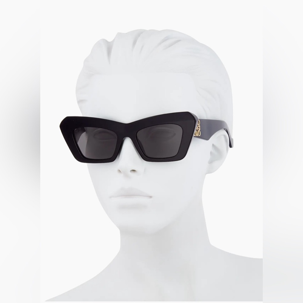 LOEWE  Anagram cat-eye Sunglasses 145mm LW40036I 01A